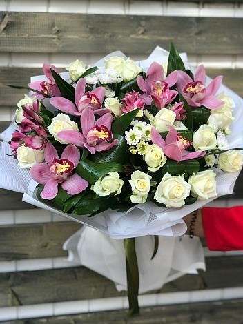 Букет цветов из: Розы и Хризантемы в Пограничный