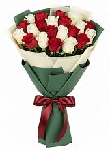Букет Микс из красных и белых роз в Пограничный