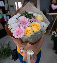 Букет цветов из:  Герберы, Розы и Хризантемы в Пограничный