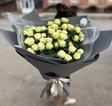 Букет Белые кустовые розы Солинеро в Пограничный