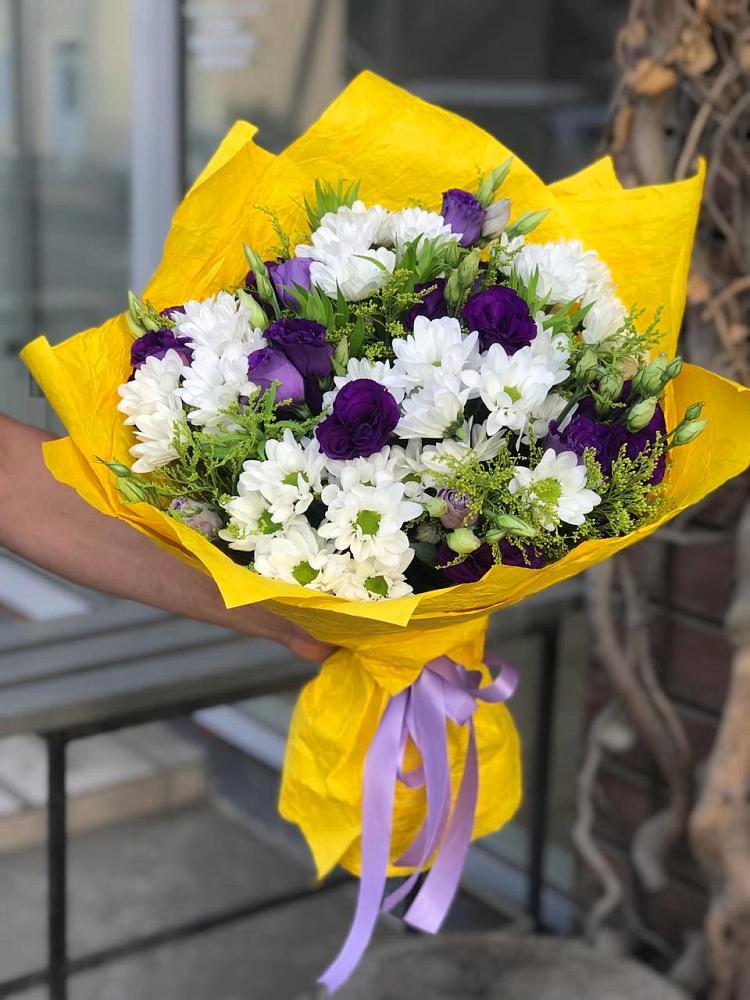 Букет цветов из: Ирисы, Хризантемы и Ромашки в Пограничный
