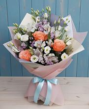 Букет цветов из:  Лизиантусы, Розы, Альстромерии и Гипсофила в Пограничный