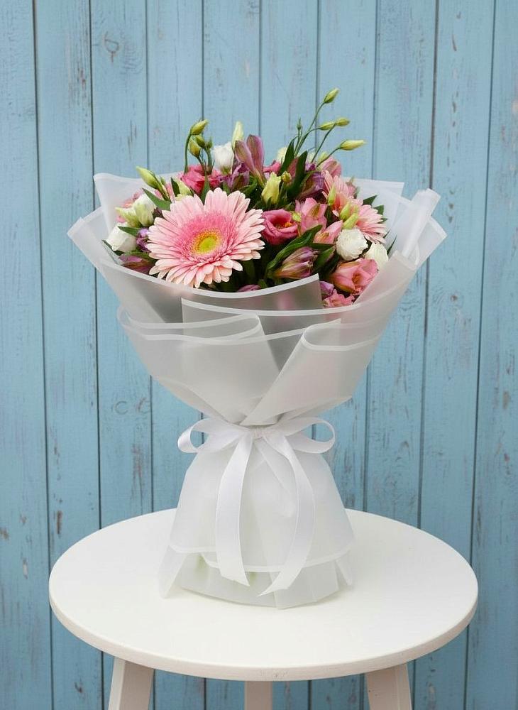 Букет цветов из: Герберы, Альстромерии и Лизиантусы в Пограничный