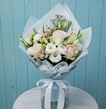 Букет цветов из:  Розы и Лизиантусы в Пограничный