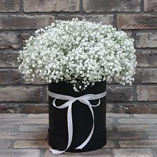 Цветочная композиция из Гипсофила в шляпной коробке в Пограничный