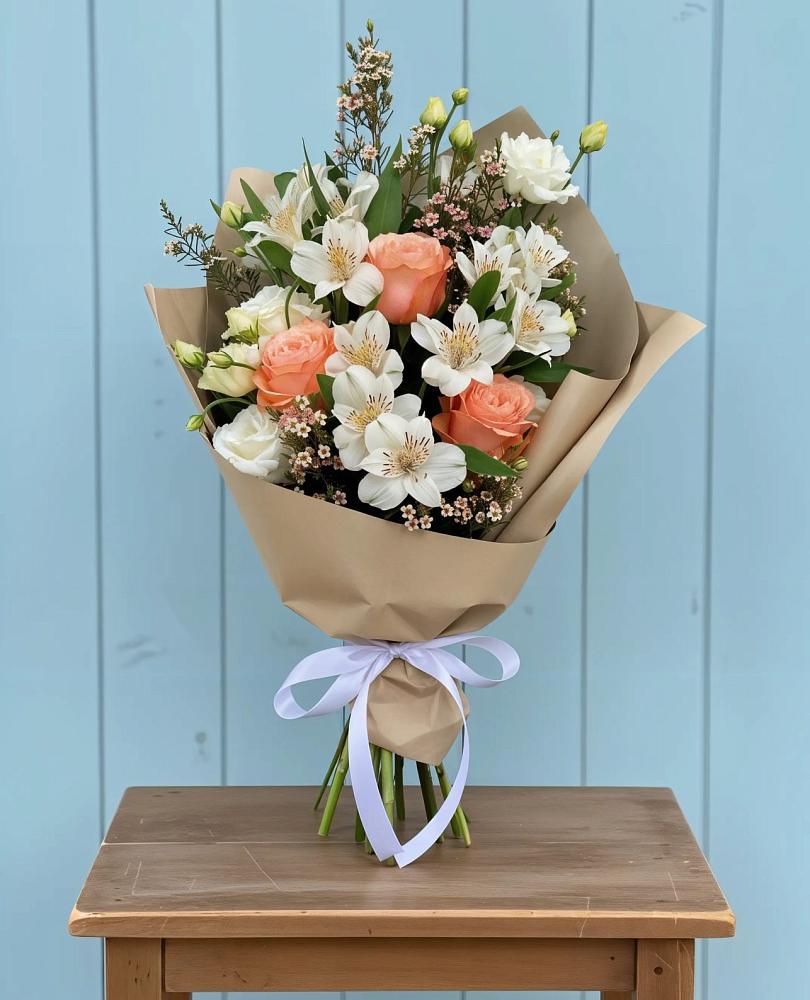 Букет цветов из: Альстромерии, Лизиантусы, Розы и Хризантемы в Пограничный